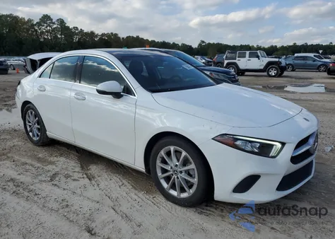 2021 Mercedes-Benz A 220 z USA, uszkodzony, nr VIN W1K3G4EB0MJ285251